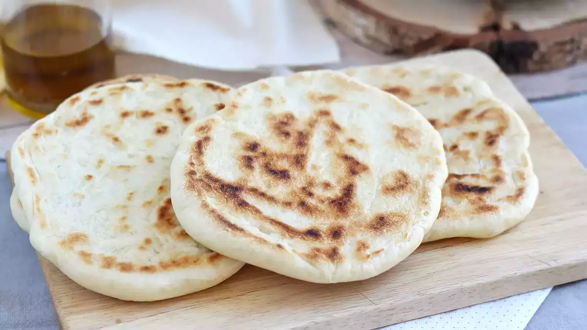 4 तवे पर बनाने वाली रोटी की रेसिपी सरल सामग्री के साथ, जो उन लोगों के लिए है जो बिना किसी परेशानी के गर्म रोटी चाहते हैं।