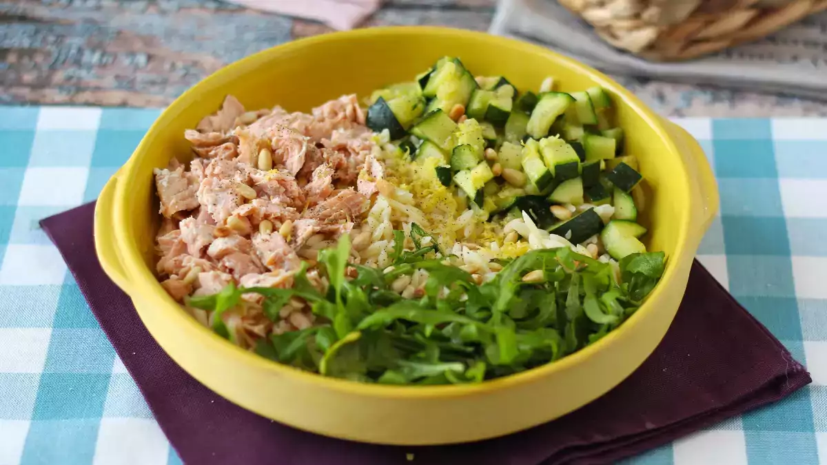 Orzo या रिसोनी: यह छोटी पास्ता क्या है और यह सूप, सलाद और क्रीमी डिश में इतना अच्छा क्यों काम करता है