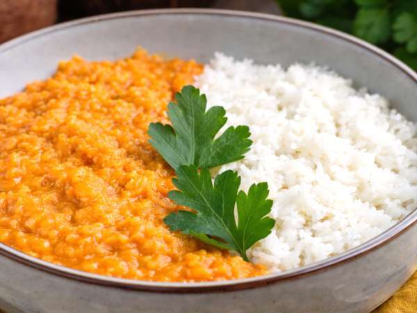 लाल मसूर: उन्हें कैसे पकाएं और उनका उपयोग करने के लिए 5 रेसिपी