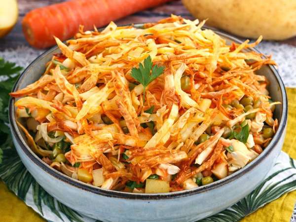 गर्मी के लिए नहीं: 10 स्वस्थ, तेज और रंग-बिरंगी वसंत सलाद