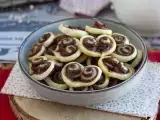रेसिपी सेंट वैलेंटाइन के लिए पेस्ट्री के दिल चॉकलेट स्प्रेड के साथ