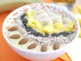 रेसिपी स्मूथी बाउल आम केला