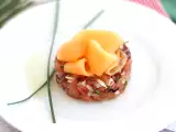 रेसिपी टार्टार हैम तरबूज टमाटर