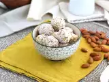 रेसिपी ऊर्जा गेंदें खुबानी, हरी चाय और नारियल के साथ