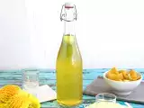रेसिपी घर का बना लिमोनसेलो आसान है