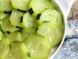 रेसिपी ज़ुकीनी को पानी में कैसे पकाएं?