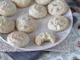 रेसिपी अमारेटी, कॉफी के साथ परफेक्ट बादाम के इटालियन मिठाई!