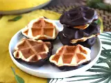 रेसिपी मिनी चॉकलेट वाफल्स