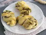 रेसिपी पेस्टो के साथ छोटे ब्रेड रोल