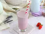 रेसिपी रास्पबेरी और स्ट्रॉबेरी का मिल्कशेक