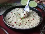 रेसिपी Risotto नींबू और गुलाबी मिर्च: विशेष रात्रिभोज के लिए एक सुरुचिपूर्ण और शाकाहारी नुस्खा
