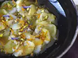 रेसिपी कैरपाच्चो की सीपियों के साथ साइट्रस विनेगेट और पिस्ता, एक सुरुचिपूर्ण और तैयार करने में आसान ऐपेटाइज़र
