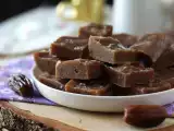 रेसिपी डेट्स का फज, ऊर्जा और स्वाद से भरा छोटा टुकड़ा!