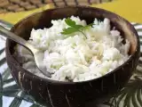रेसिपी नारियल के दूध के साथ चावल कैसे बनाएं?