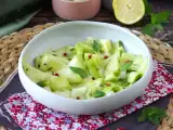 रेसिपी जुकीनी मरीन, गर्मियों के लिए सब्जियों का परफेक्ट कार्पाच्चियो!