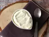 रेसिपी वनीला क्रीम, आपके केक और लेयर केक के लिए एकदम सही टॉपिंग!