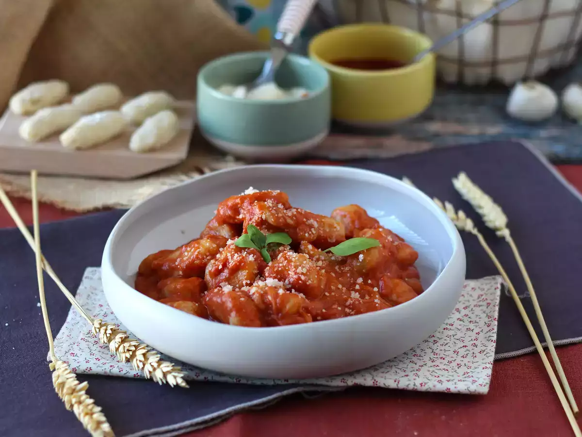 रेसिपी ग्नोच्ची अल्ला सोरेंटिना पैन में: यह तेज़ और चिपचिपी रेसिपी है जिसे सभी पसंद करते हैं!
