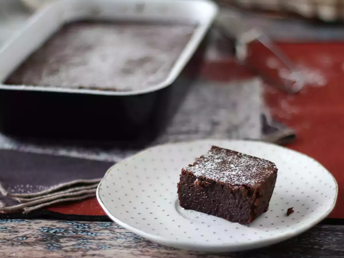 रेसिपी चॉकलेट और चेस्टनट क्रीम के साथ extra fondant केक केवल 4 सामग्री के साथ
