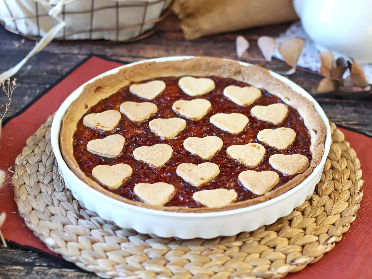 रेसिपी Crostata con जाम की स्ट्रॉबेरी: पारंपरिक पेस्ट्री की रेसिपी (दिल के आकार में भी)