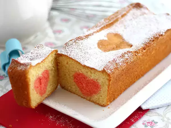 रेसिपी सेंट वैलेंटाइन के लिए सरप्राइज केक