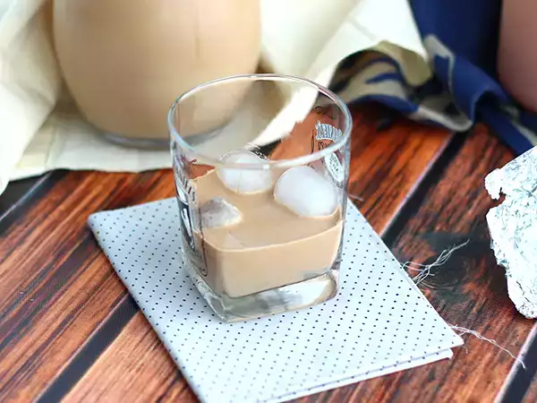 रेसिपी Baileys घर, आयरिश व्हिस्की लिकर