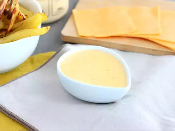 रेसिपी टैकोस के लिए पनीर सॉस