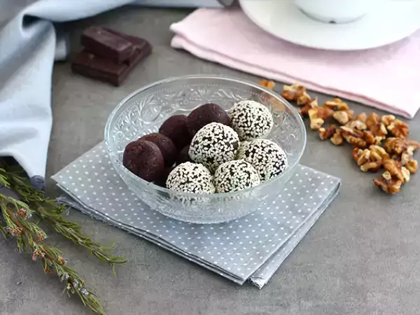 रेसिपी खजूर के ऊर्जा बॉल्स