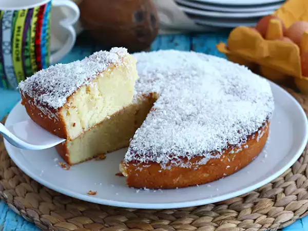 रेसिपी ब्राज़ीलियाई नारियल का केक - बोलो तोल्हा फेल्पुडा
