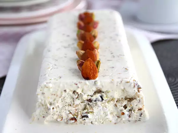 रेसिपी नुगट ग्लासé (विवरण और वीडियो में नुस्खा)
