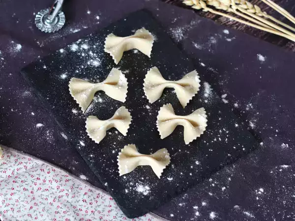 रेसिपी घर पर बने फारफले