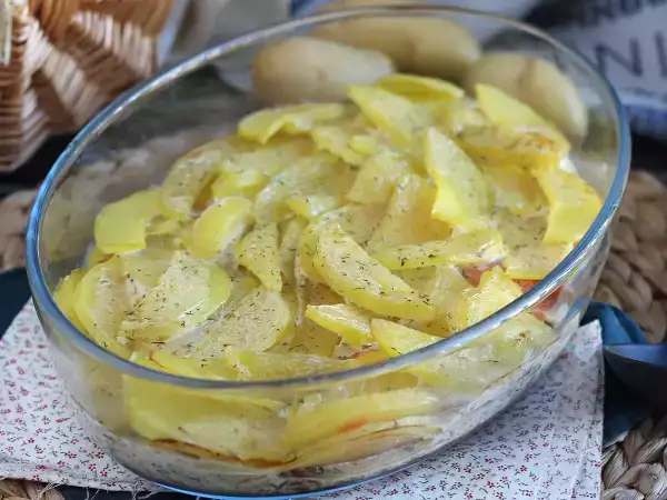 रेसिपी आलू और स्मोक्ड सैल्मन का अनूठा ग्रेटिन!