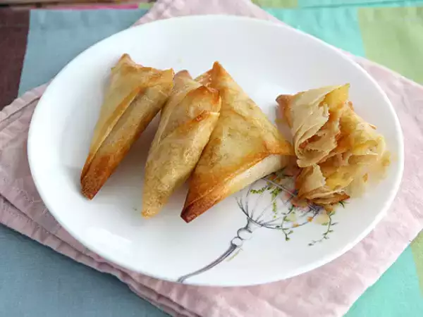 रेसिपी सेब और दालचीनी के समोसे