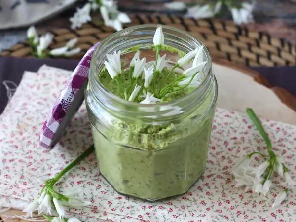 रेसिपी बियर गार्लिक पेस्टो, सुगंधित और सुपर स्वादिष्ट!