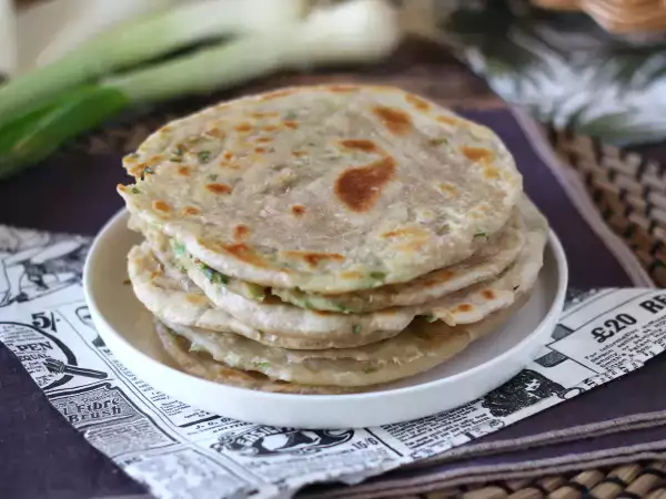 रेसिपी चाइनीज क्रेप्स हरे प्याज - स्कैलियन पैनकेक्स