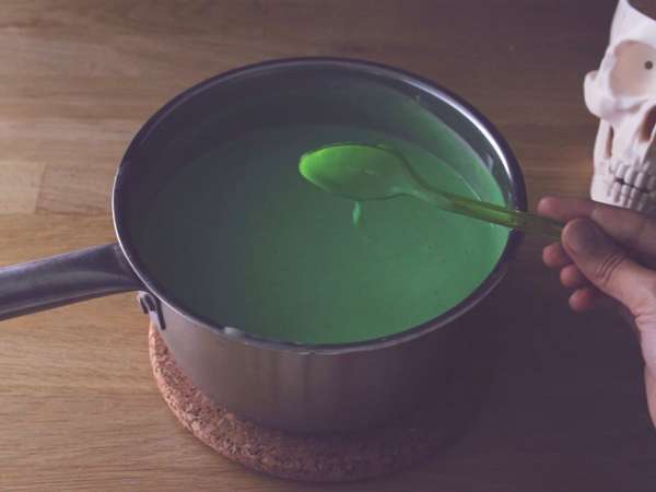 फ्रेंकस्टाइन क्रीम हैलोवीन के लिए - तैयारी चरण 6