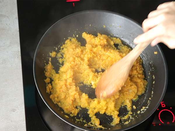 करी और नारियल के दूध वाला चिकन - तैयारी चरण 3