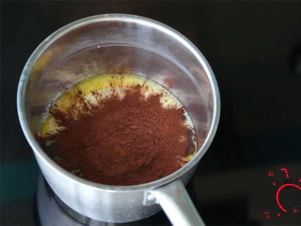 ब्रिगेडिरो, छोटे ब्राज़ीलियाई मिठाइयाँ - तैयारी चरण 1