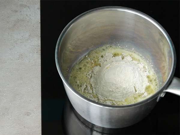 बेशमेल सॉस, आसान नुस्खा - तैयारी चरण 1