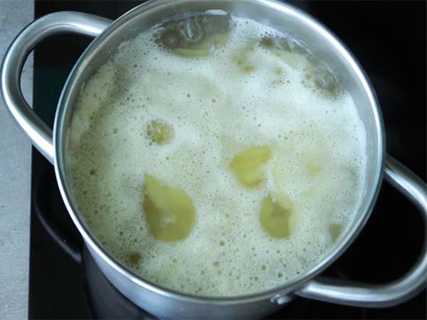 पारंपरिक तार्टिफ़लेट सवॉयार्ड - तैयारी चरण 1