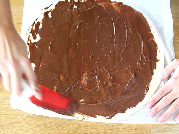 नुटेला के साथ साझा करने के लिए सैपिन - तैयारी चरण 1
