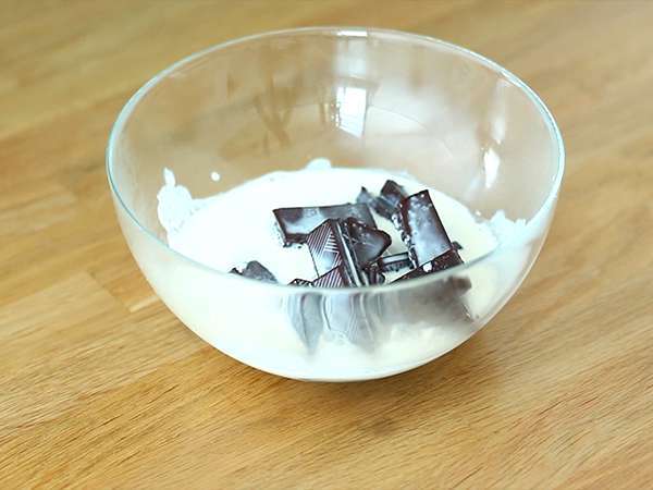 केले और चॉकलेट की टार्ट (कदम से कदम) - तैयारी चरण 3