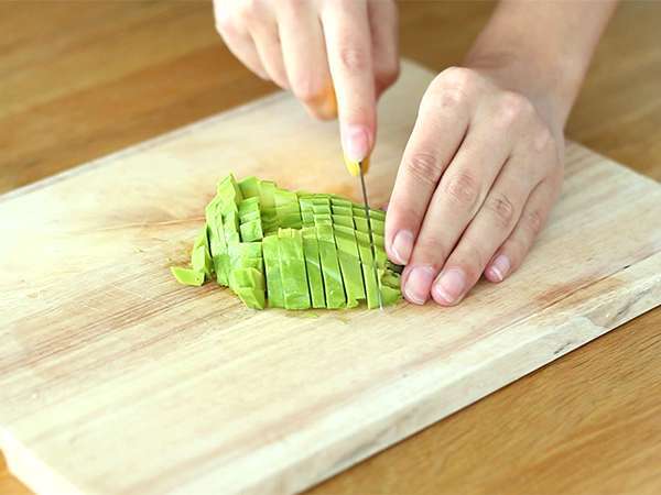 सामन और एवोकाडो के टोस्ट - तैयारी चरण 1