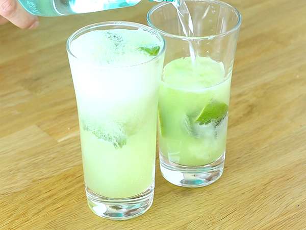ककड़ी का मोजिटो, बिना शराब का कॉकटेल - तैयारी चरण 4