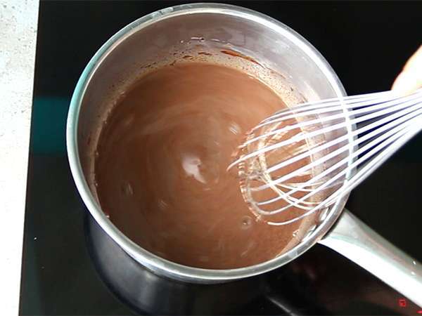 चॉकलेट लियेज़, चॉकलेट के लिए वियना क्रीम - तैयारी चरण 1
