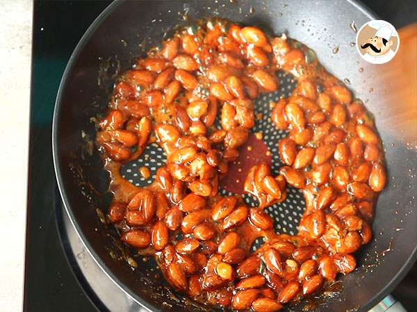 प्रालिन घर का (प्रालिन पेस्ट) - तैयारी चरण 2