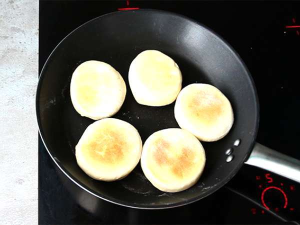 अंग्रेजी मफिन (आसान और मुलायम) - तैयारी चरण 4