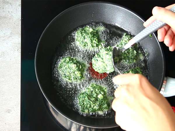 आसान पालक के बेज़न - तैयारी चरण 3