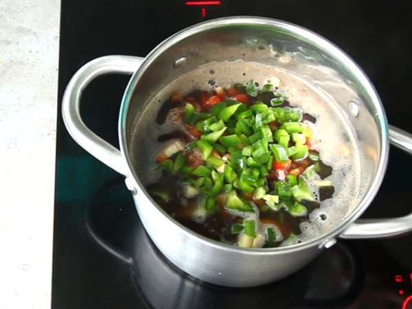 स्पेनिश शैली की दालें - तैयारी चरण 2