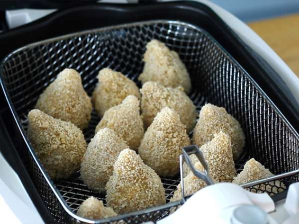 Coxinhas (ब्राज़ीलियाई चिकन क्रोकट्स) - तैयारी चरण 9