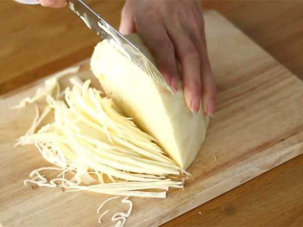जापानी कुरकुरी गोभी का सलाद - तैयारी चरण 1